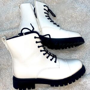 💖CUTE & EDGY👀 ‘COMBAT’ BOOTS, sz 11